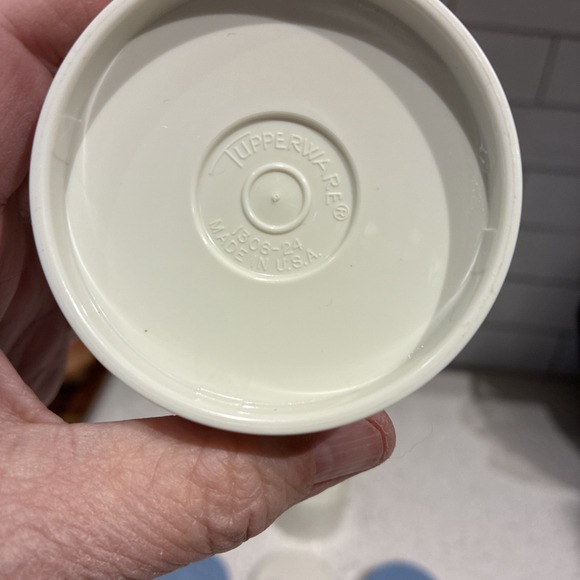 Vintage Tupperware Stackable Salt and Pepper Shakers - Picture 6 of 10